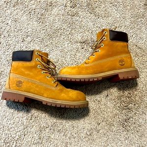 Men’s Timberland boots, size 5.
